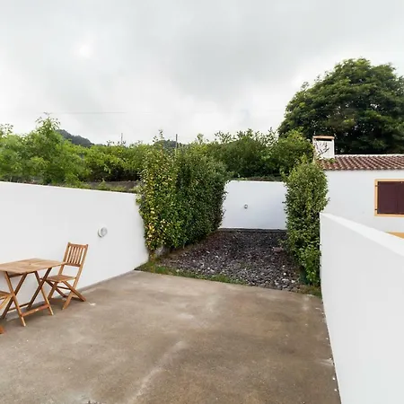 Casa Do Poema * Furnas (Azores)