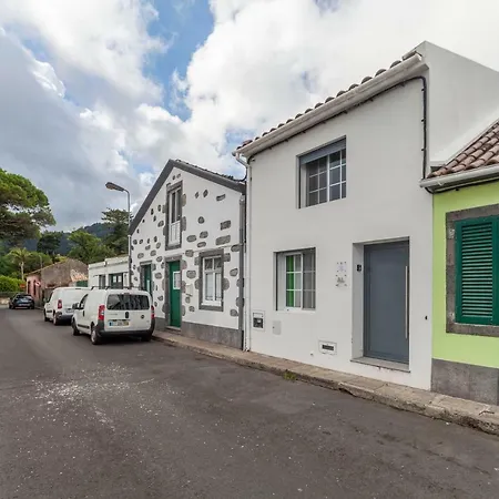 Casa Do Poema Furnas (Azores)